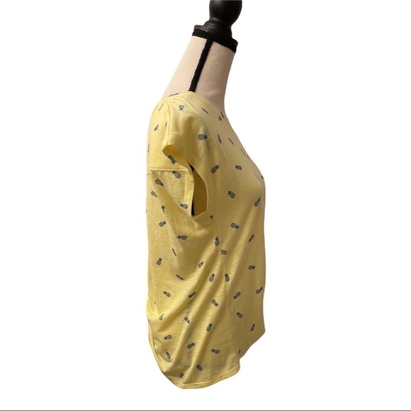 ♥️izod♥️ short sleeve top size (small) - Picture 3 of 7